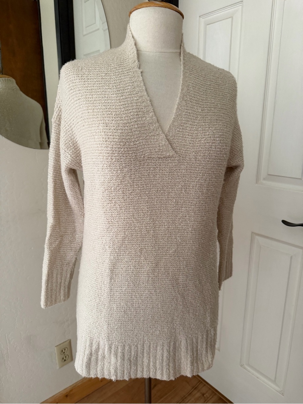 J. Jill Cream V-Neck Textured Knit Sweater